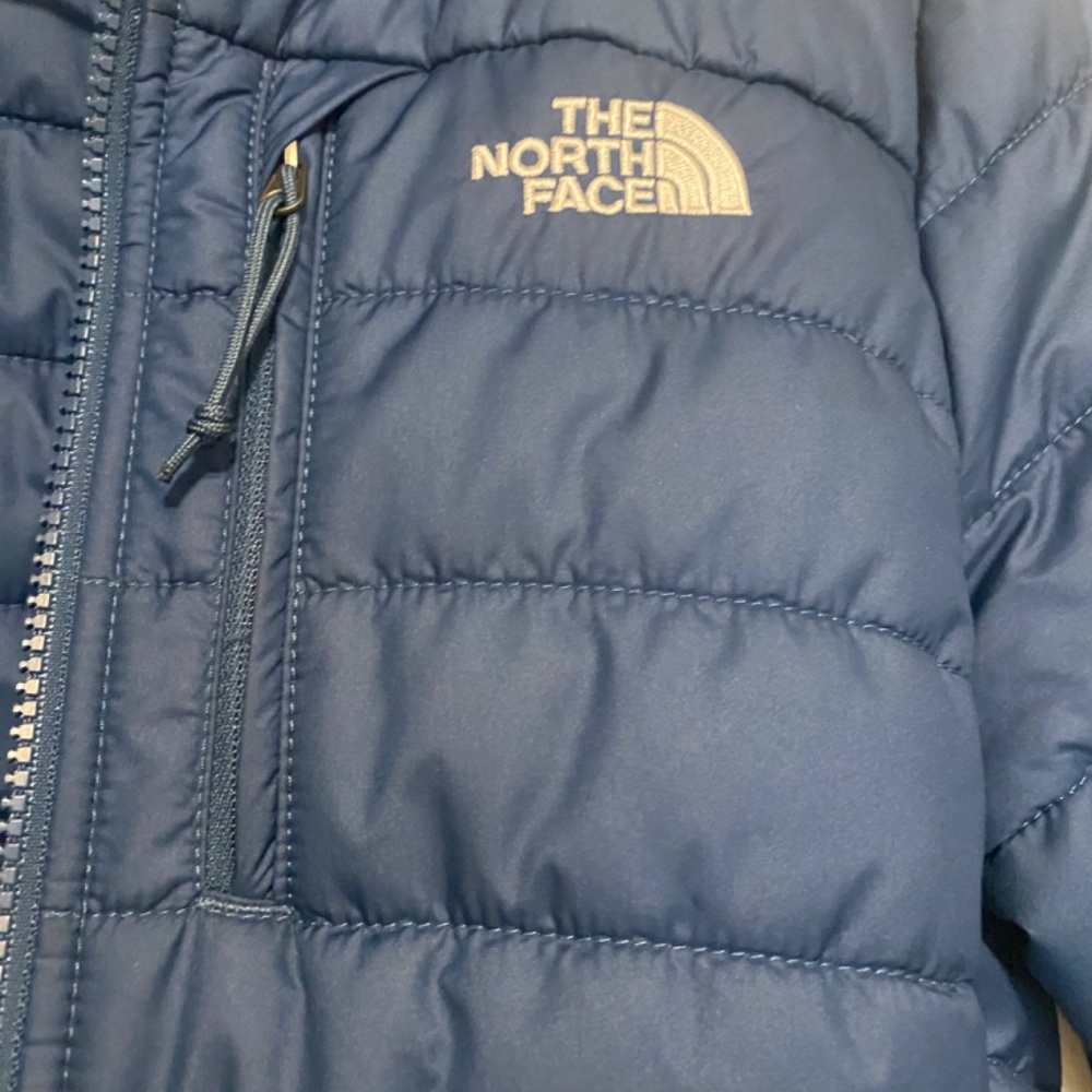 North face puffer jacket - Picture 6 of 7